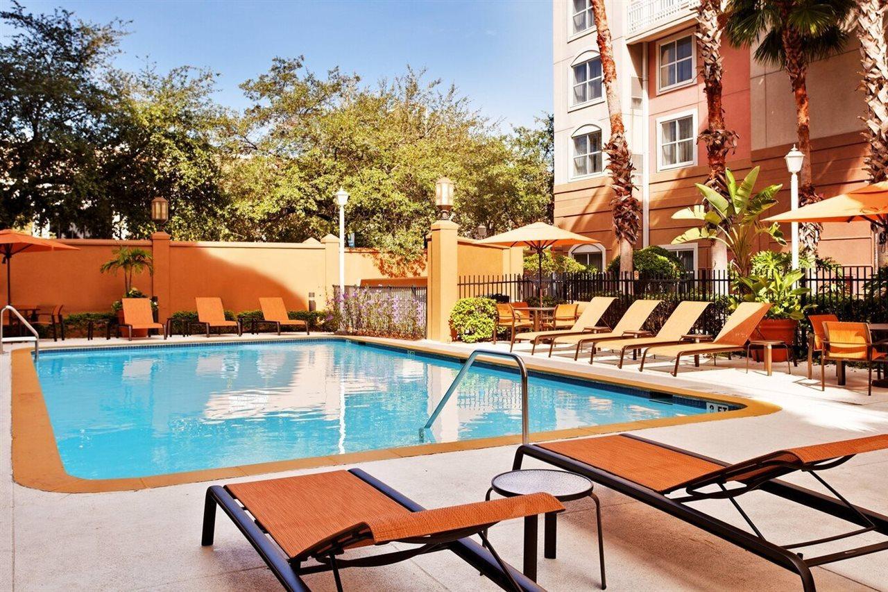 Courtyard Tampa Downtown Hotel Exterior photo