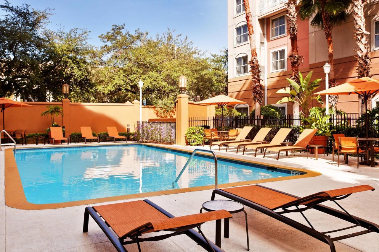 Courtyard Tampa Downtown Hotel Exterior photo