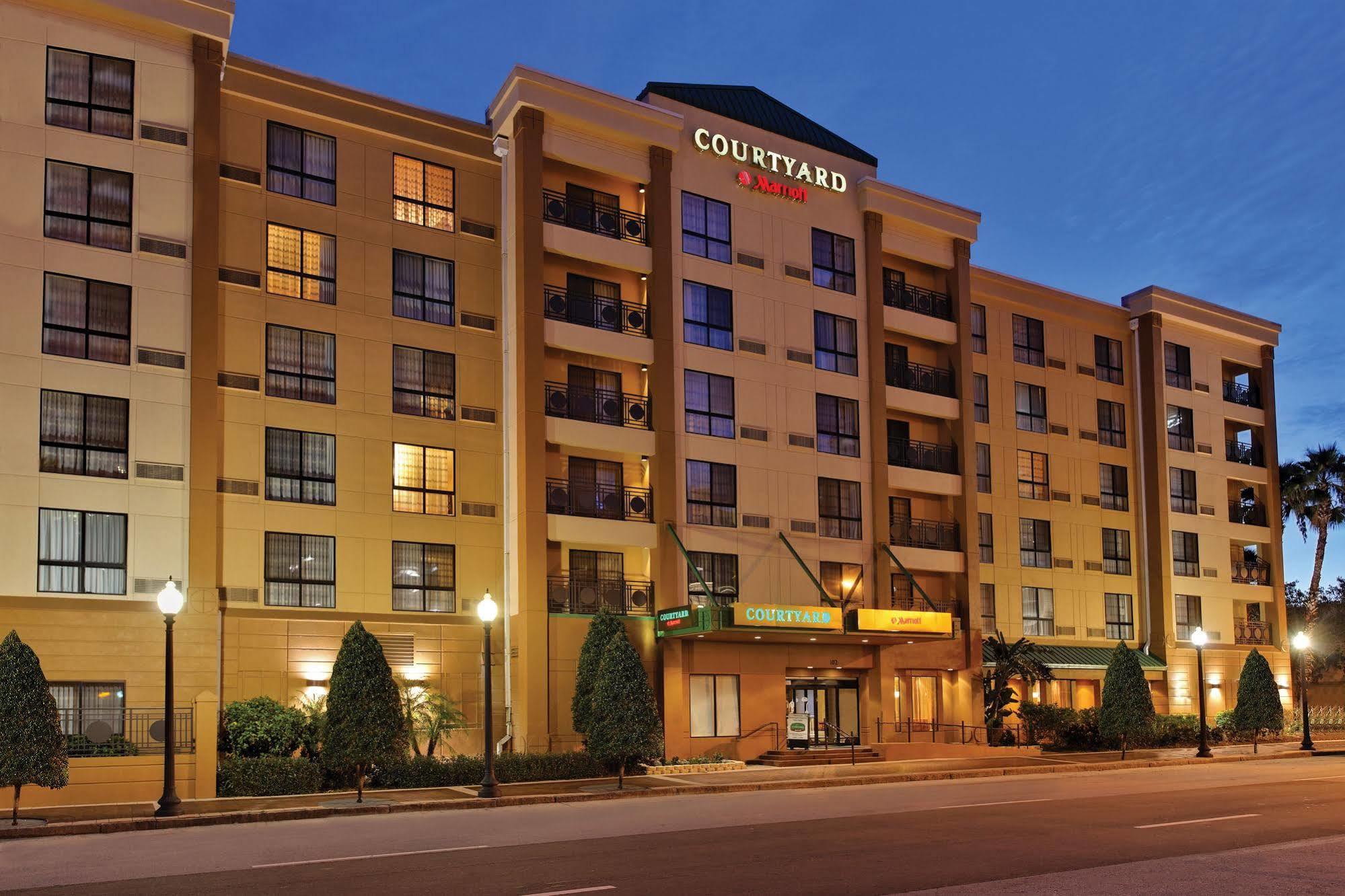 Courtyard Tampa Downtown Hotel Exterior photo